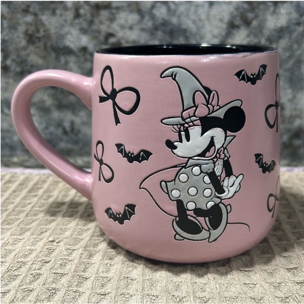 NWT Disney Minnie Mouse Halloween Witch Mug Pink Bow Bats Coffee Cup